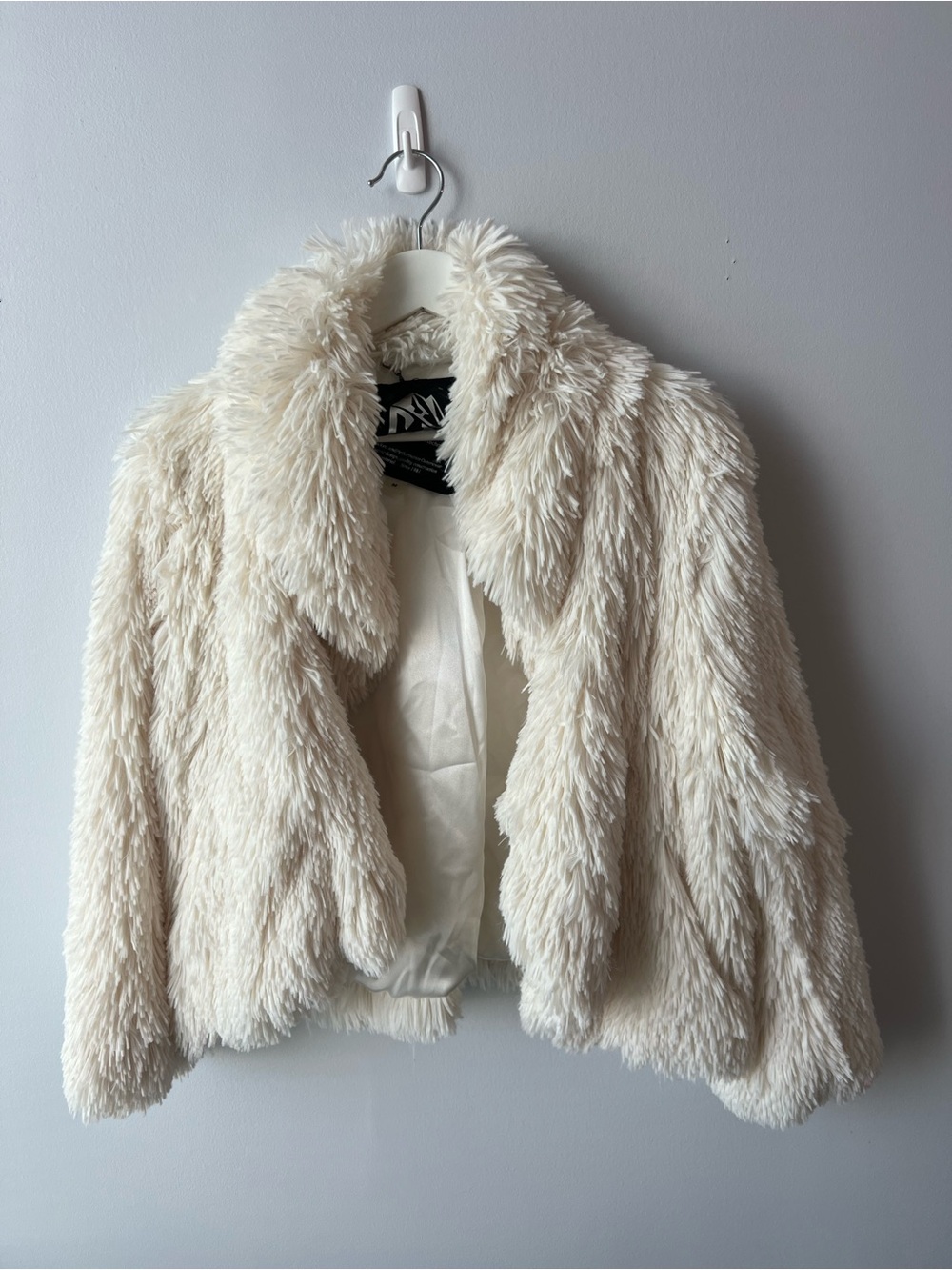 Y2K Shaggy Faux Fur Cropped Jacket Coat Cream Off-White Size Medium Maximalist